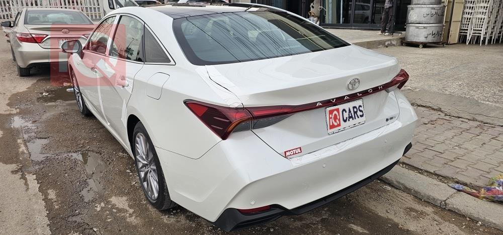 تويوتا أفالون